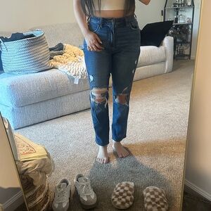 hollister curvy high rise mom jeans